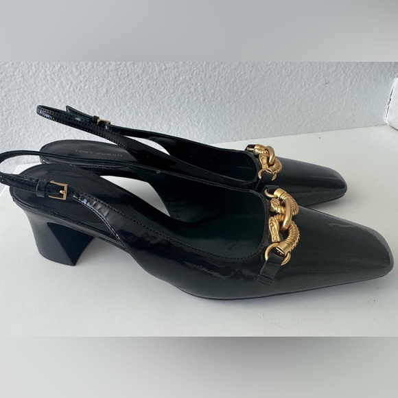 Tory Burch Black and Gold Patten Leather Flats with Chain Detail size 8 - Picture 5 of 9